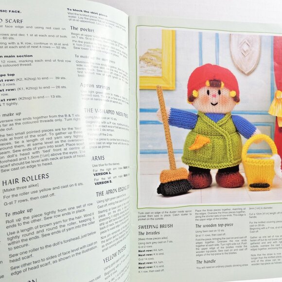 Jean Greenhowe's Little Dumpling Dolls Pattern Book Double Knit DIY Vintage 1995 - Picture 5 of 7